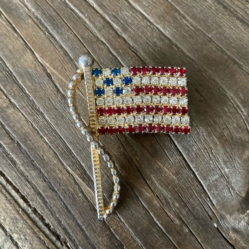 Rafaella Vintage Rhinestone American Flag Brooch Gem
